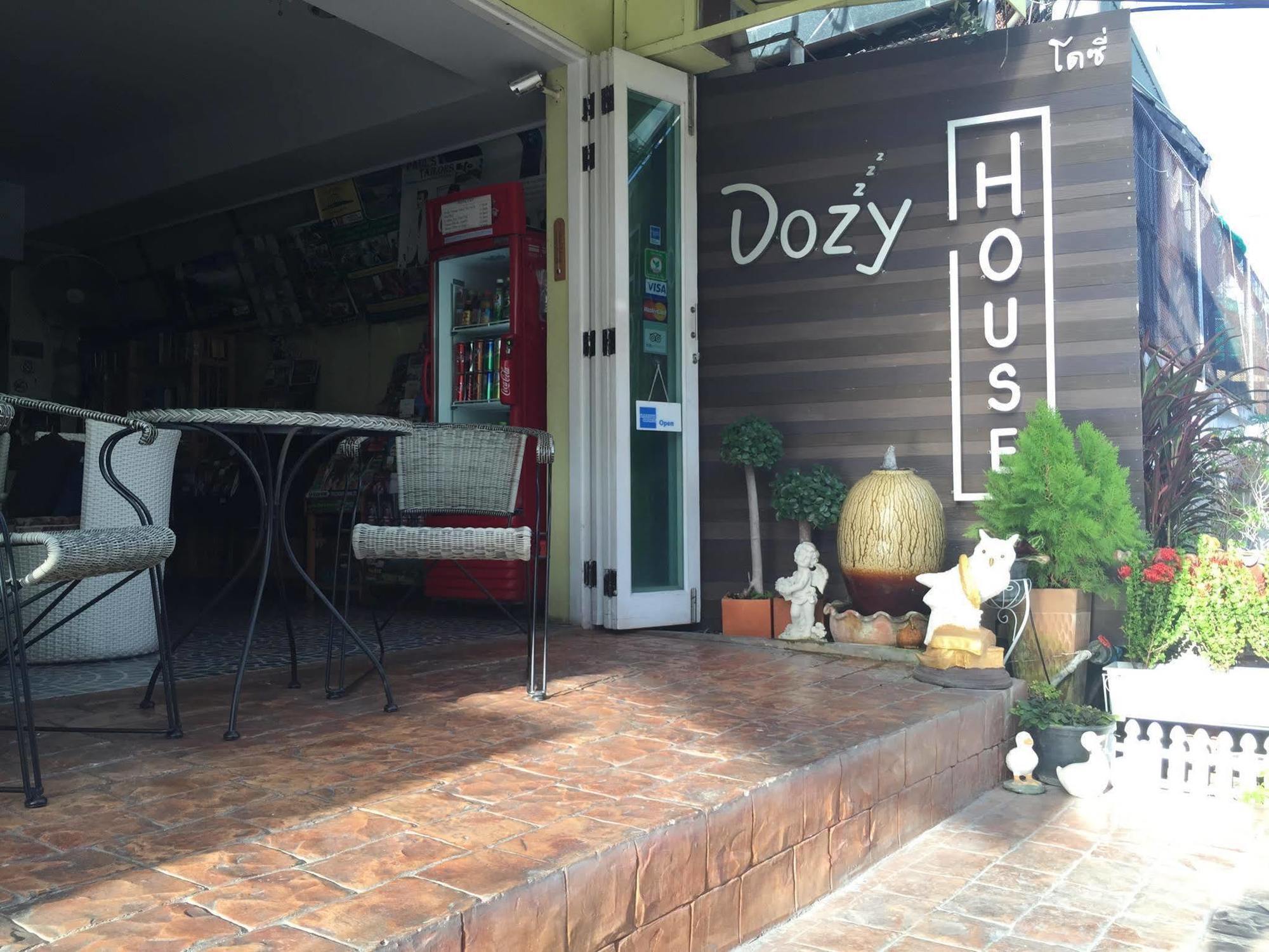 Dozy House Hotel Чиангмай Екстериор снимка